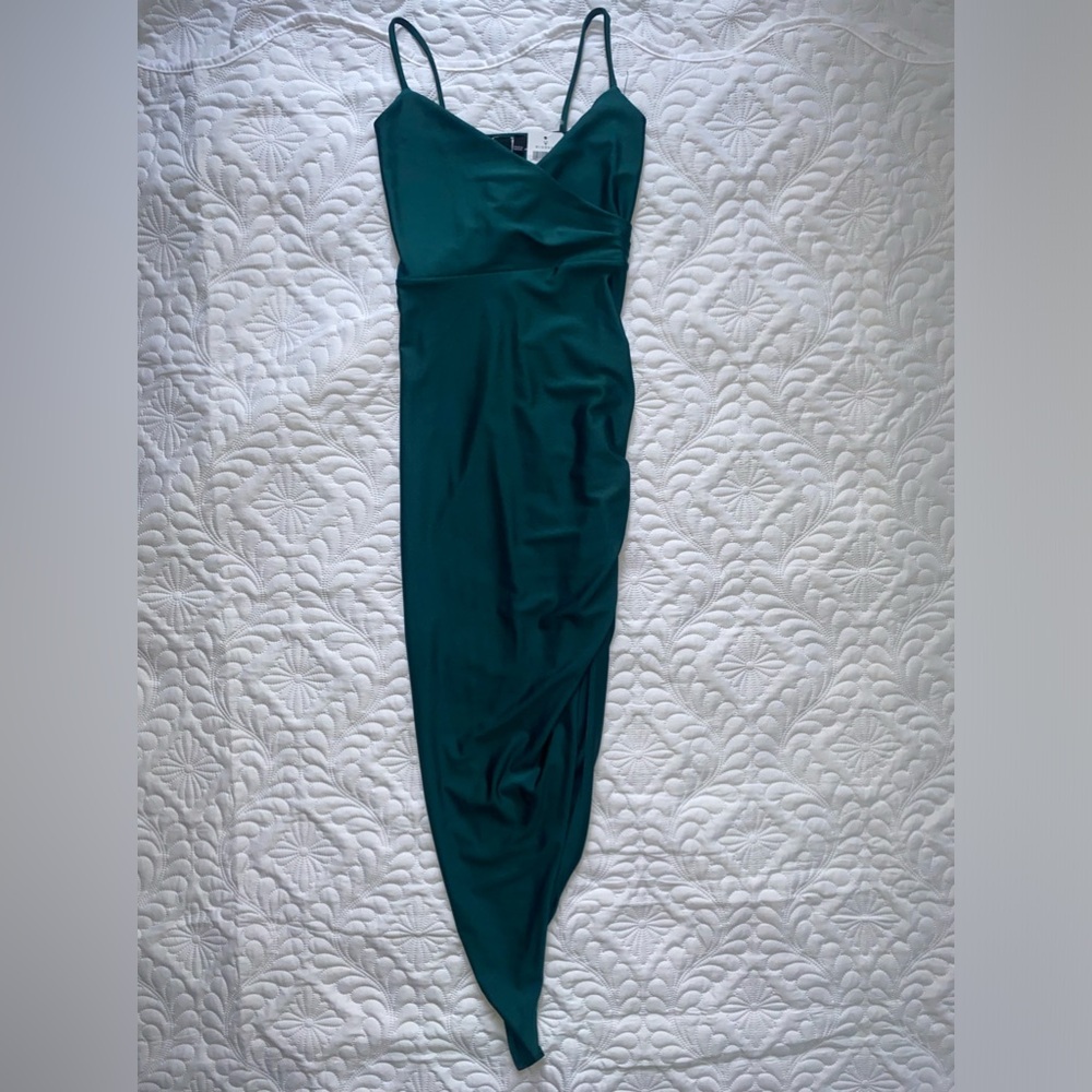Windsor side slit formal dress. Size small in hunter green.